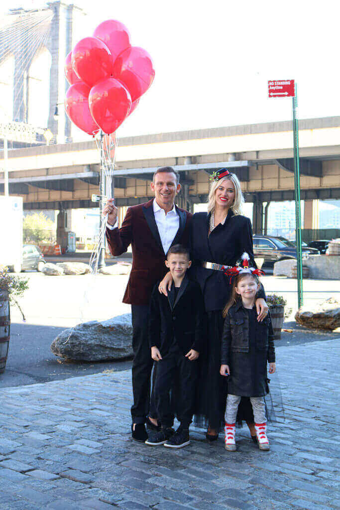 holidaycardunderbrooklynbridge